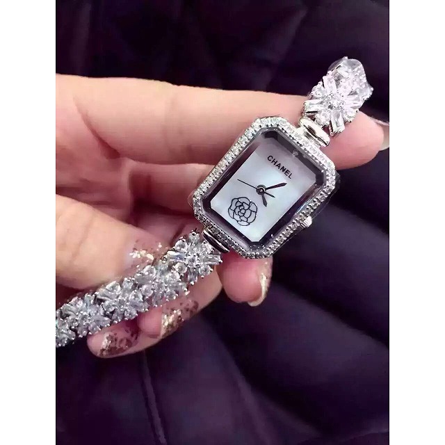 2016年 AJ-CH04292 腕時計シャネル　クオーツ　超美品　　スワロフスキー
