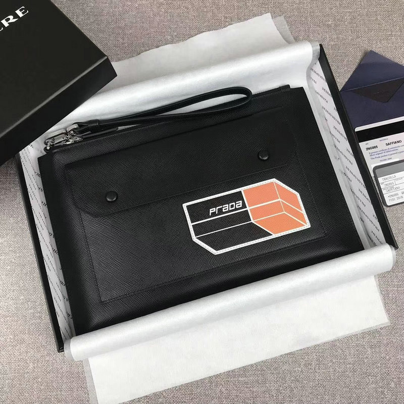 プラダ 025-PD2NG005C　2018年新作 サフィアーノ saffiano 手持ちかばん クラッチバッグ レザー 黒