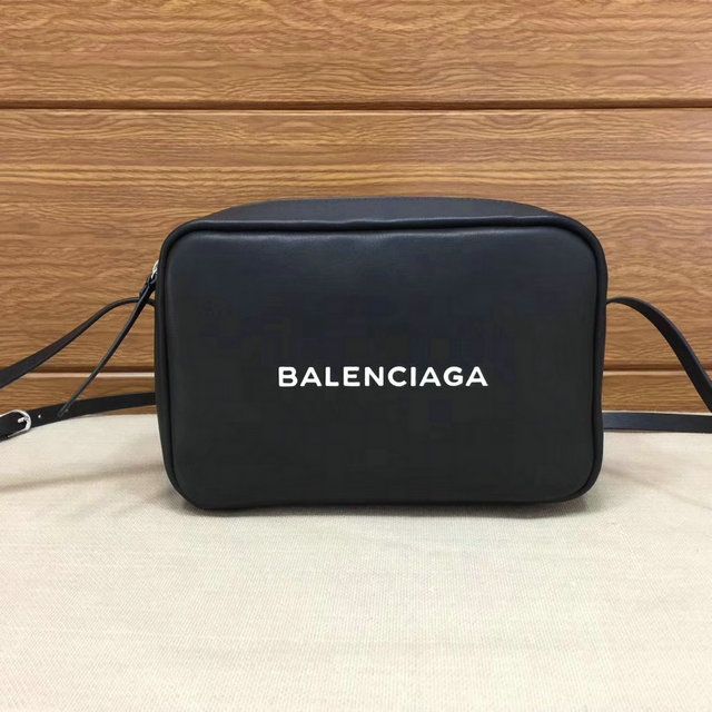 商品名称：BA489812H-123　バレンシアガ　2018年最新作　ショルダーバッグ