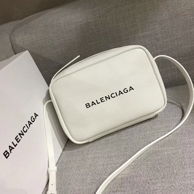 バレンシアガ　BA6207BS-BXN　2018年最新作　カメラバッグ　ショルダーバッグ