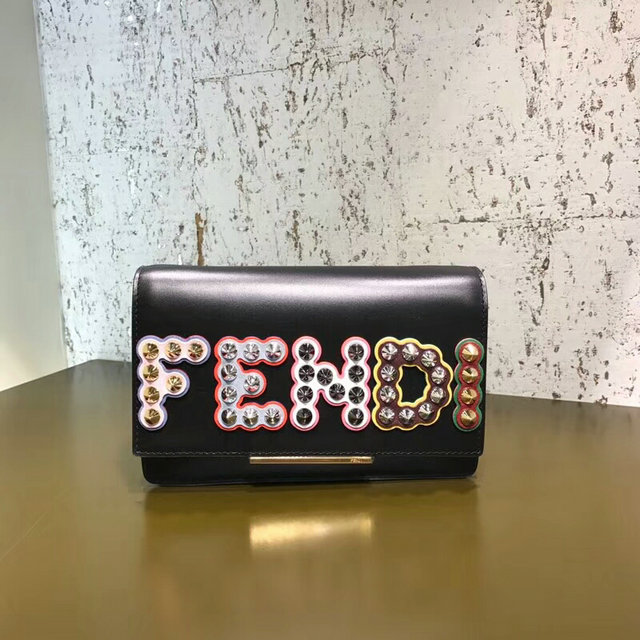 フェンディ　168-FD0352　2018年最新作　チェーン付き　長財布　手持ちカバン