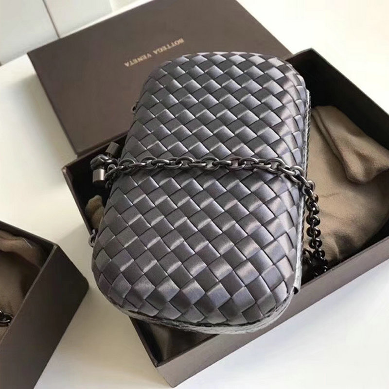 商品名称：ボッテガヴェネタ TQ-BOV8651S　2018年最新作 イブリングバッグ 手持ちかばん チェーン付き クラッチバッグ