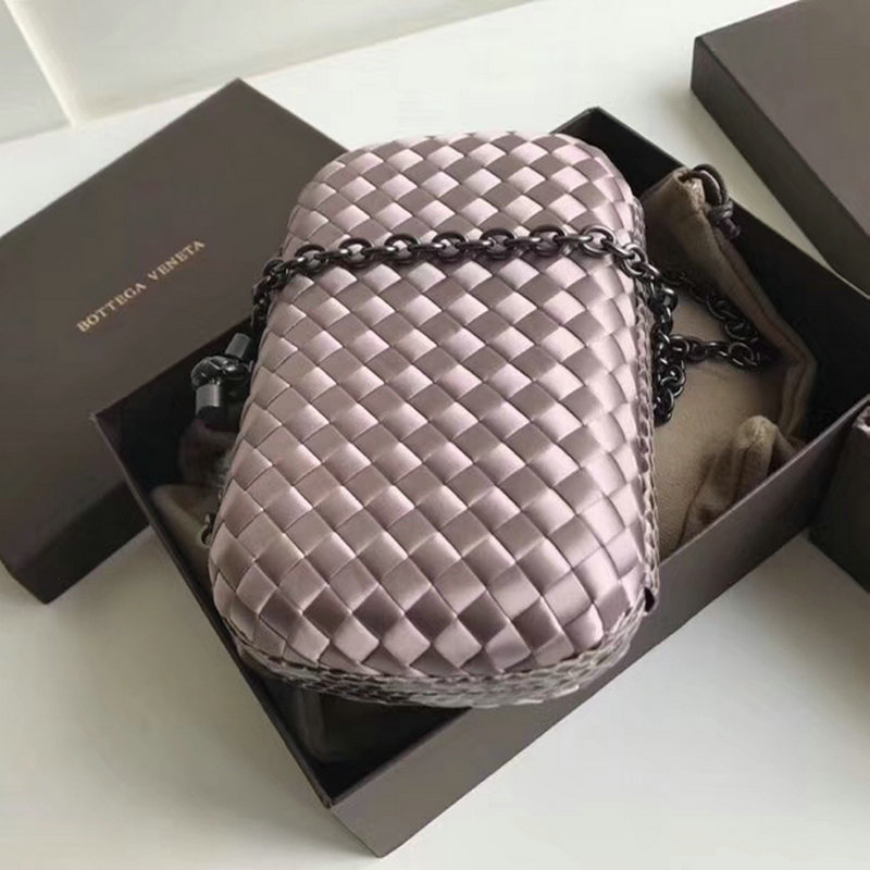 商品名称：ボッテガヴェネタ TQ-BOV8651Z　2018年最新作 イブリングバッグ 手持ちかばん チェーン付き クラッチバッグ