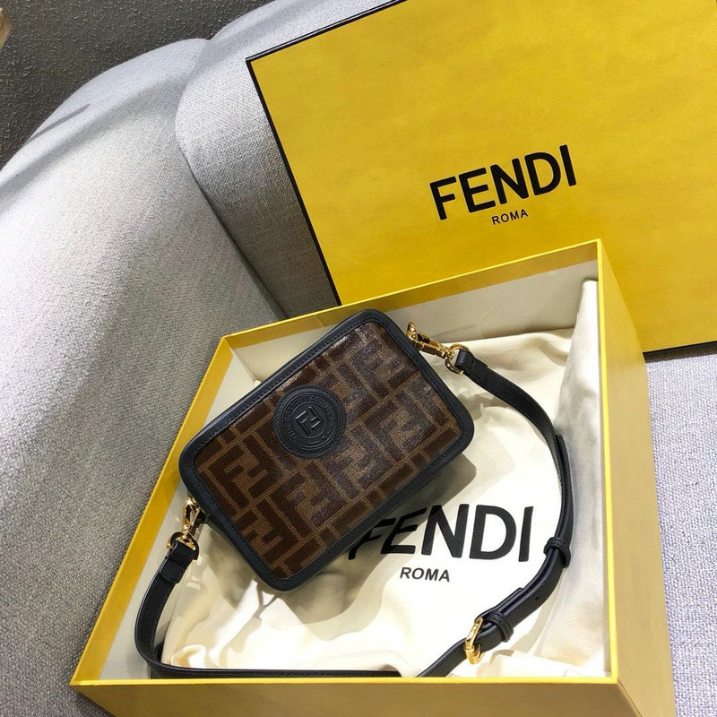 フェンディ FENDI BXN-FD5007 2019年最新作 キャム カメラバッグ 斜め掛け ショルダーバッグ