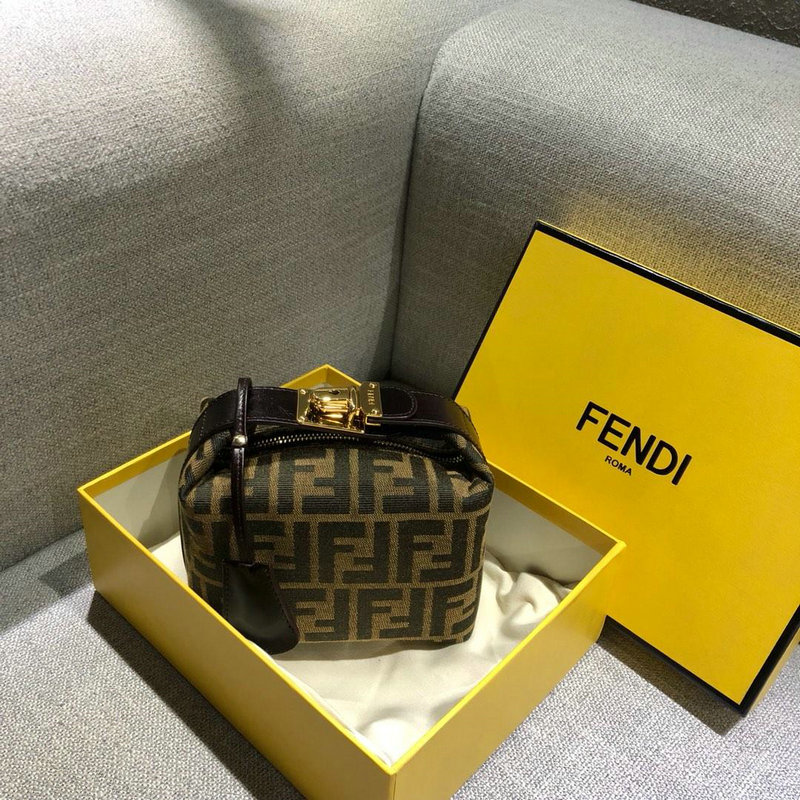フェンディ FENDI BXN-FD5017 2019年最新作 vintage 化粧箱 弁当箱 ハンドバッグ レザー