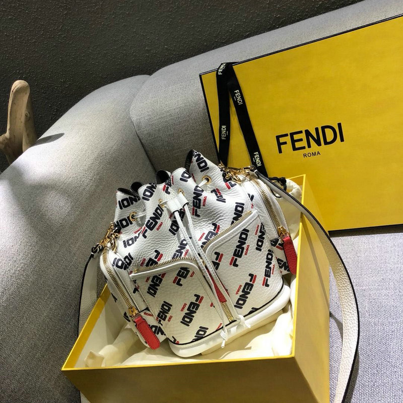 フェンディ FENDI BXN-FD5385 2019年最新作 mania モン トレゾール ショルダーバッグ レディースかばん レザー 白