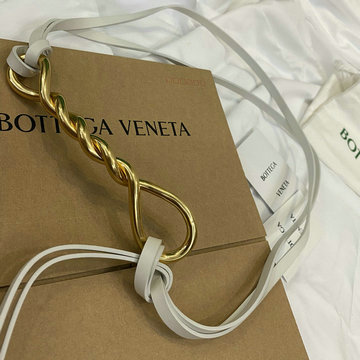 商品名称：ボッテガヴェネタ BOTTEGAVENETA aj-BOV640541BS 2020年最新入荷 ダブルストラップベルト ウェストベルト カーフレザー
