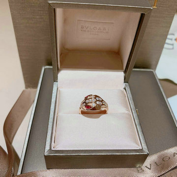 商品名称：ブルガリ BVLGARI  CZZ-BVJZ19009 2019年最新入荷 セルペンティ リング エメラルドパヴェダイヤモンド 指輪 アクセサリー