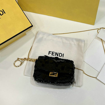 フェンディ FENDI 168-FD0136ZBK　2021年最新入荷 バゲットポーチ ミニ クラッチバッグ 小銭入れ 短財布 手持ちかばん