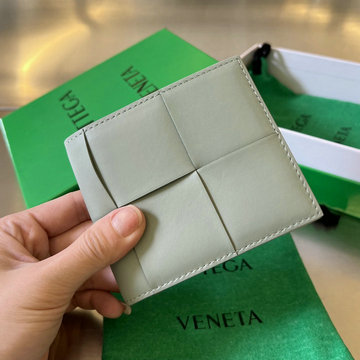 商品名称：ボッテガヴェネタ BOTTEGAVENETA aj-BOV649603QH  2023年最新入荷 カセット 二つ折りウォレット 二つ折り短財布 ショートウォレット カード入れ レザー