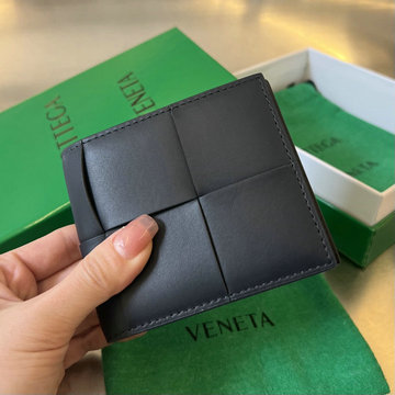 商品名称：ボッテガヴェネタ BOTTEGAVENETA aj-BOV649603BK 2023年最新入荷 カセット 二つ折りウォレット 二つ折り短財布 ショートウォレット カード入れ レザー