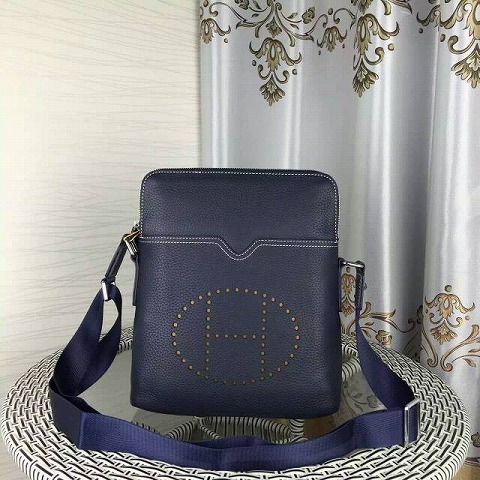 51A-HE543エルメス2015年秋品 斜め掛けバッグ　カーフレザー