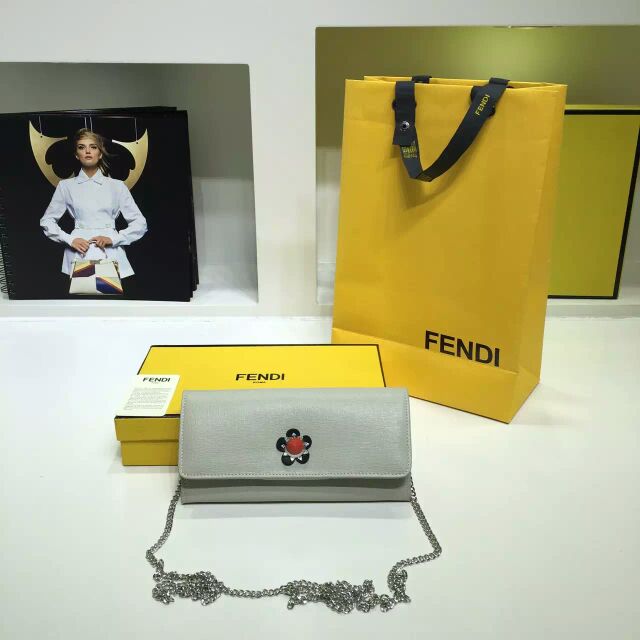 168d-0251 2016年フェンディチェーン財布　オリジナルレザー