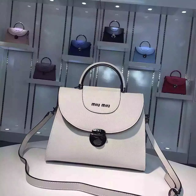 商品名称：2016年 FY3-N004289 ハンドバッグ　ミュウミュウ　　レザー