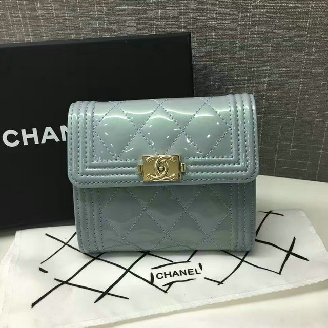 シャネル　LFH3-1702　2016年新品　短財布　レザー