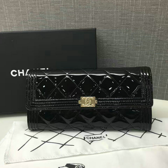 シャネル　LFH3-1706　2016年新品　2折財布　レザー