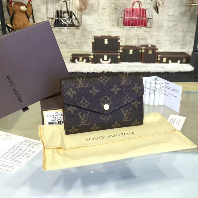ルイヴィトン 057-M61292　2017年再入荷 カードケース　レザー