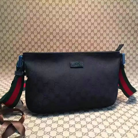 グッチ　FY3-189749　2017年新品　ショルダーバッグ　pvcレザー