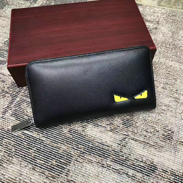 フェンディー　GH-17413　2017年新品　長財布　カーフレザー