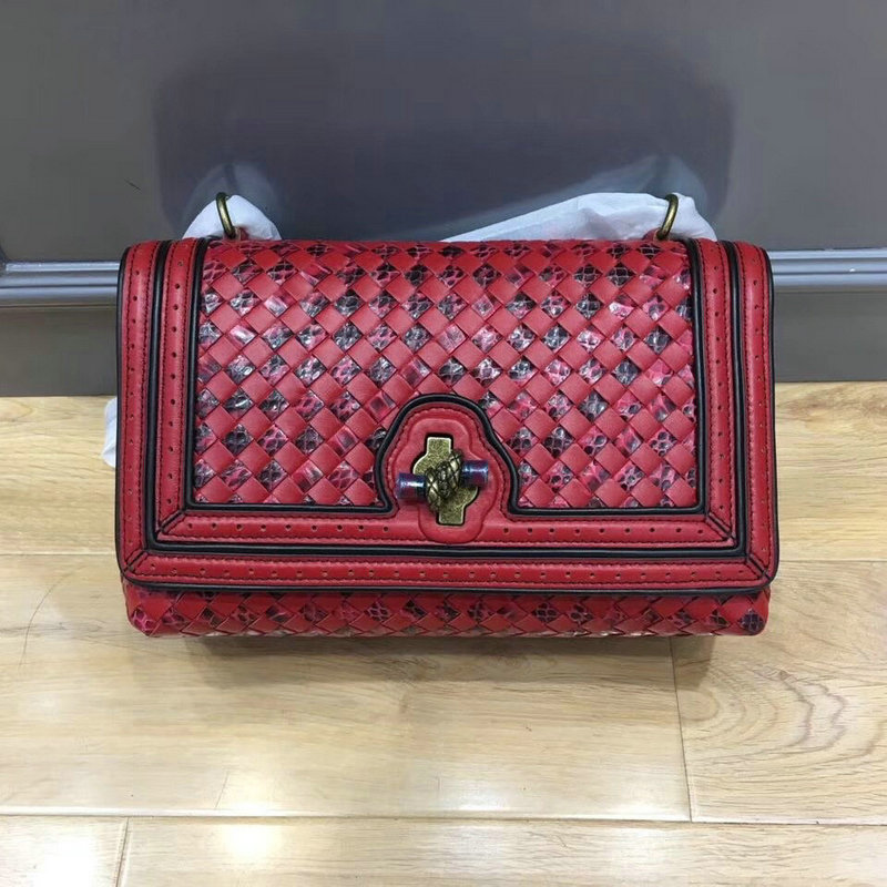 ボッテガヴェネタ QJ-BO9848DR　2018年最新作 olimpia knot ショルダーバッグ 斜め掛け ギフト プレゼント レザー