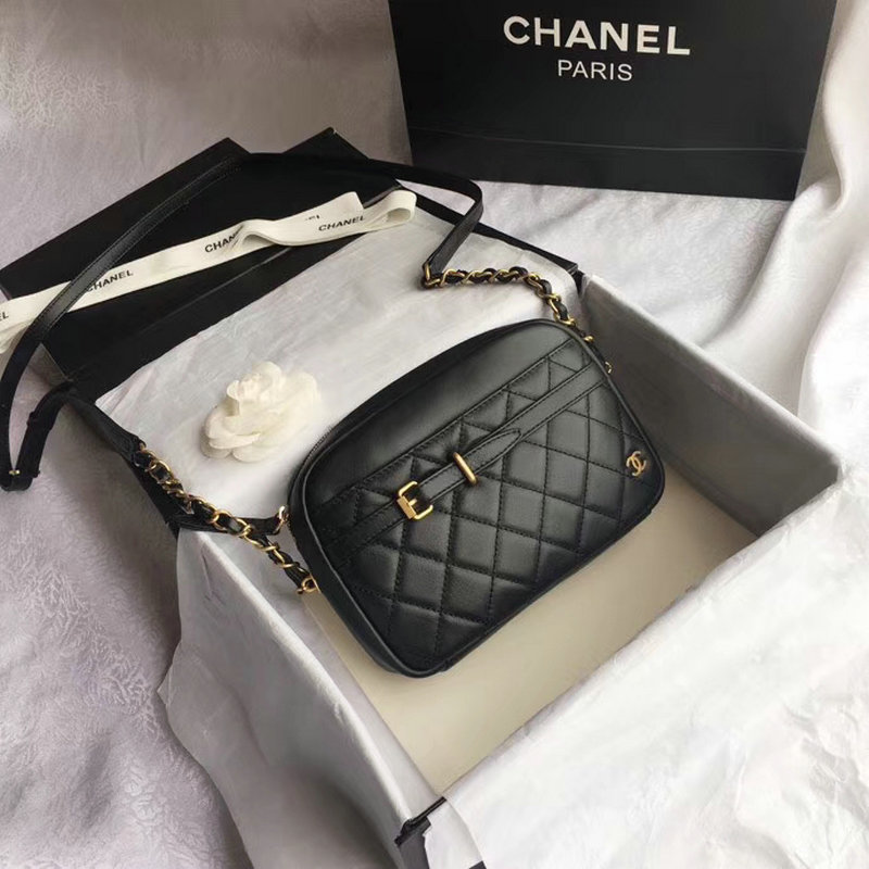 シャネルCHANEL JS-CH57658H　2018年最新作 カメラケース 斜め掛け ショルダーバッグ カーフスキン
