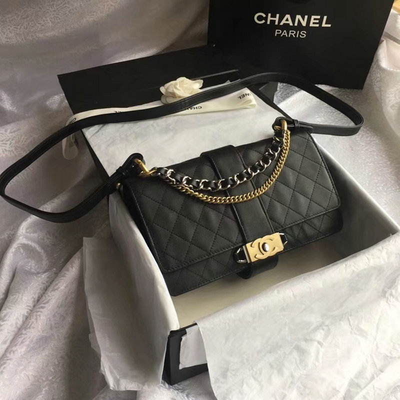 シャネルCHANEL JS-CH57577K　2018年最新作 フラップバッグ 斜め掛け ショルダーバッグ カーフスキン