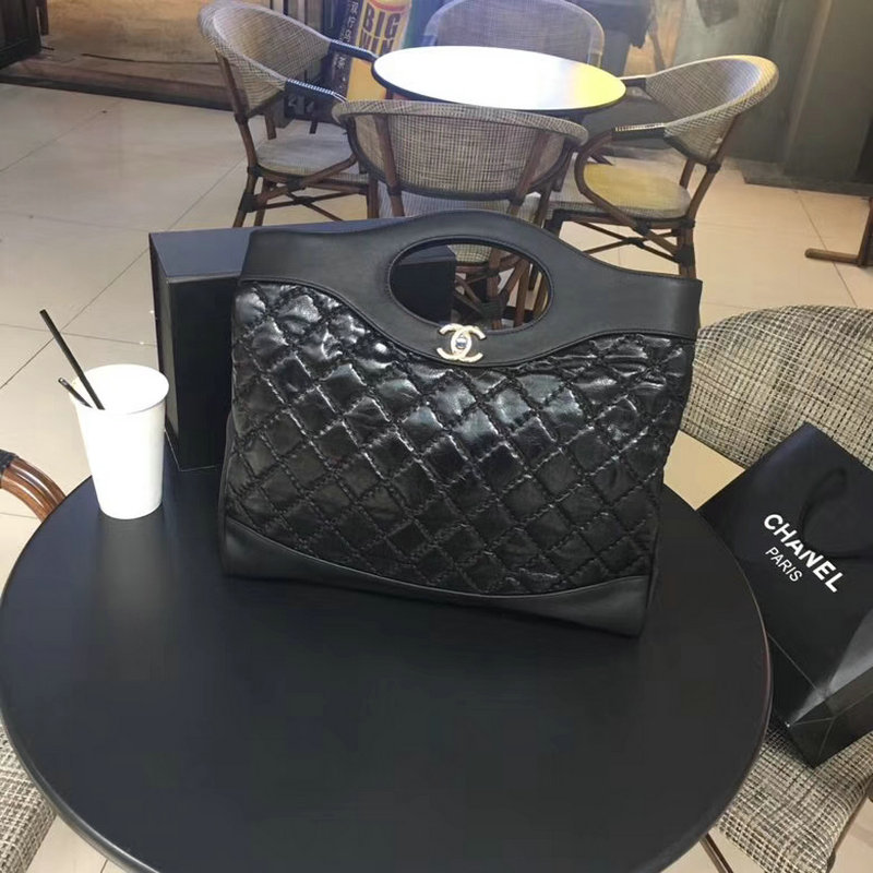 シャネルCHANEL JS-CH97977QK　2018年最新作 CHANEL 31 ショッピングバッグ ショルダーバッグ カーフレザー