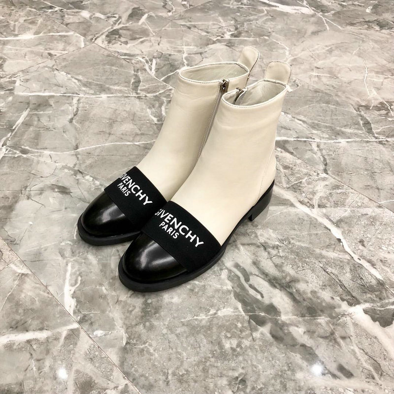 ジバンシー  GIVENCHY  26-GV1605 2018年秋冬最新作 マーティンブーツ ショートブーツ レディース 靴 シューズ ファスナー付き カーフレザー 黒 白 2色