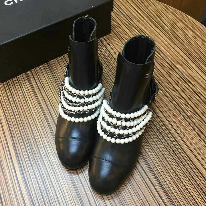 商品名称：シャネルCHANEL 26-CH1075　2018年秋冬最新作 ショートブーツ カーフレザー レディースシューズ ハイヒールシューズ 通勤 通学 カジュアルシューズ