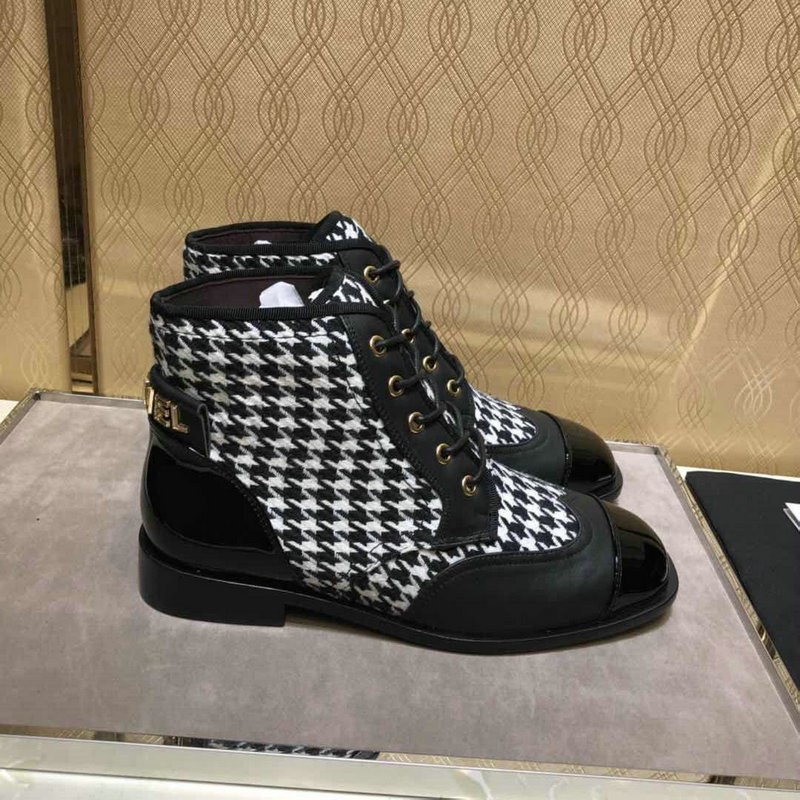 商品名称：シャネルCHANEL 26-CH1326　2018年秋冬最新作 ショートブーツ カーフレザー レディースシューズ 通勤 通学 カジュアルシューズ 2色