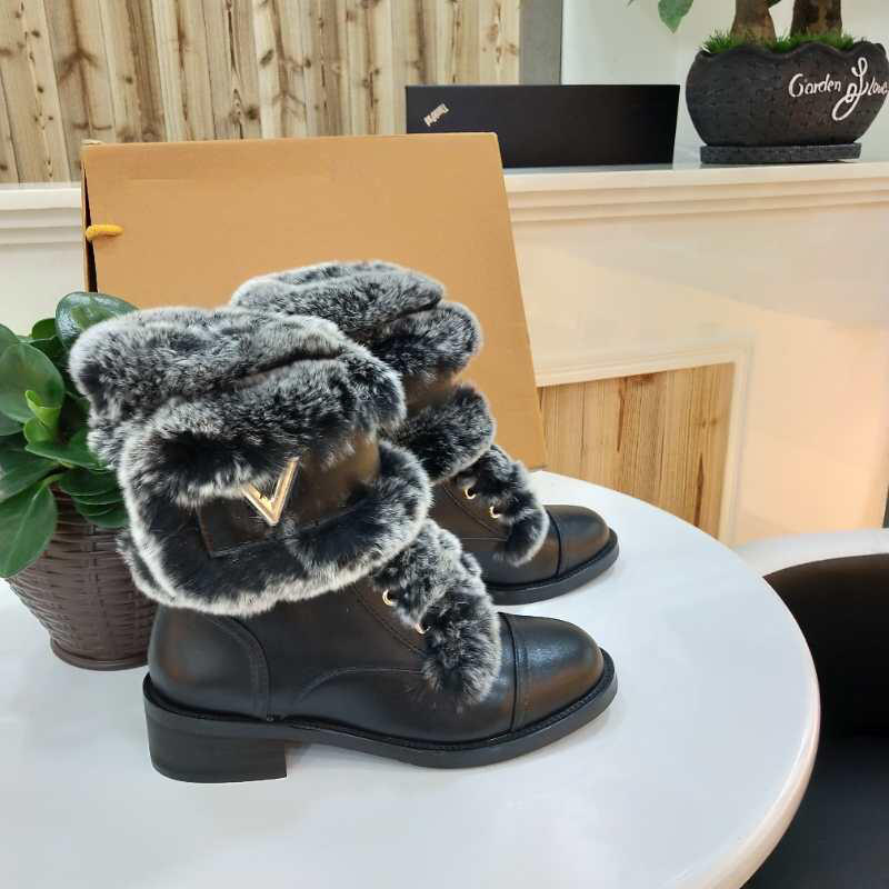 商品名称：ルイヴィトン  LOUISVUITTON 26-LV3313 2018年秋冬最新作 ショートブーツ レディース スノーブーツ レザー ファー 冬履き 黒