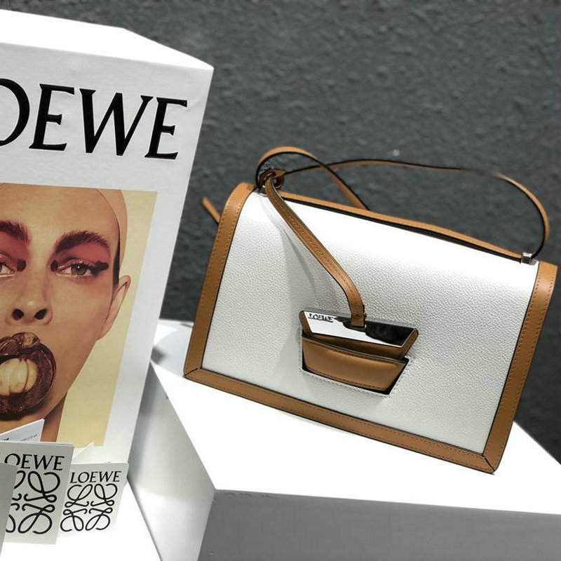 ロエベ LOEWE DDB-LOW6962PP 2018年最新作 バルセロナ ショルダーバッグ 斜め掛け レザー レディースかばん