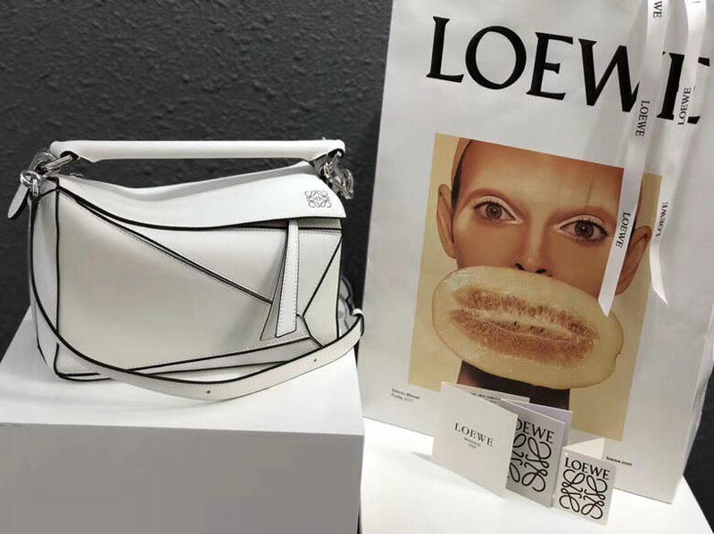 ロエベ  LOEWE DDB-LOW1608QBS 2018年最新作 パズル ショルダーバッグ ユニセックス ビジネス 出張 通勤 カーフレザー