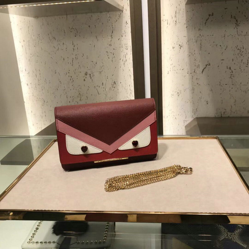 フェンディ  FENDI DDB-FDB18014P 2018年最新作 チェーン付き クラッチバッグ 手持ちかばん 斜めがけショルダー ミニバッグ