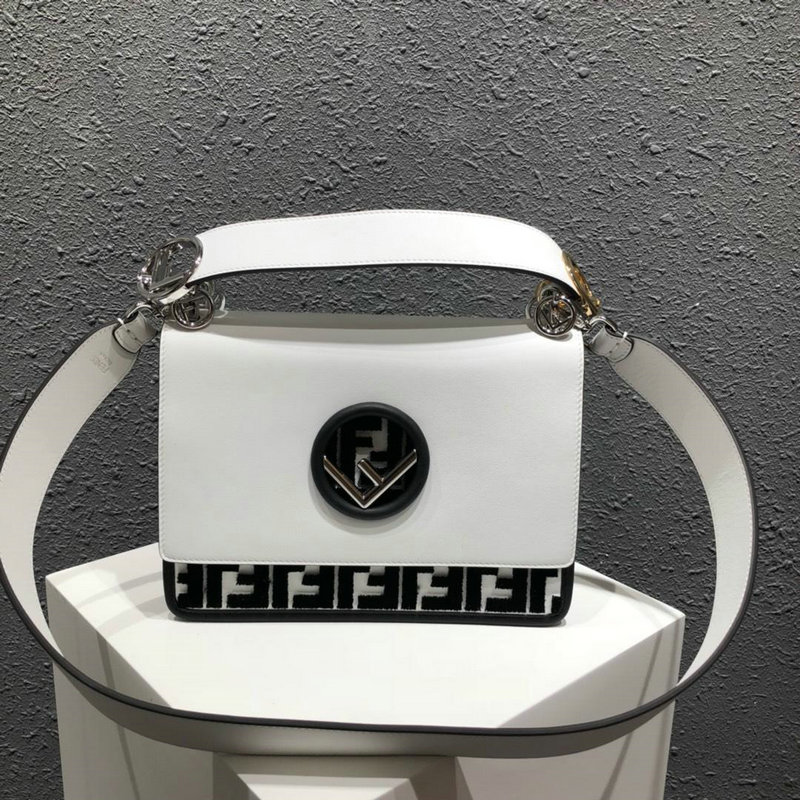 フェンディ FENDI  DDB-FD8286ID 2018年最新作 キャナイ Kan I トートバッグ 2way ショルダーバッグ カーフレザー