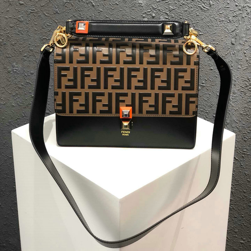 フェンディ  FENDI DDB-FD8283F 2018年最新作 キャナイ Kan I トートバッグ 2way ショルダーバッグ カーフレザー