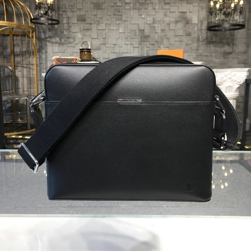 商品名称：ルイヴィトン LOUISVUITTON 057-M33427 2018年最新作 タイガ アントン メッセンジャー PM メンズ ショルダーバッグ 斜めがけ 通勤 通学 ノワール 黒