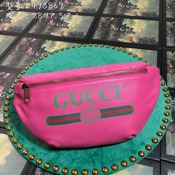グッチGUCCI 057-GG493869M　2018年最新作 プリント レザー ベルトバッグ ウェストバッグ 黒