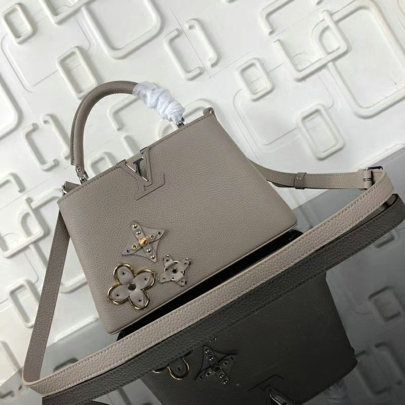 ルイヴィトン　025-M54892H　2018年最新作　ハンドバッグ　トートバッグ　CAPUCINES BB　ショルダー付き