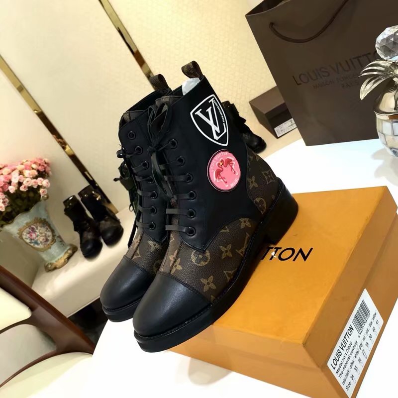商品名称：ルイヴィトン 26-LV909C　2018年秋冬最新作 ショートブーツ レディース カジュアルシューズ レースアップ 通勤 通学 大学生 プレゼント