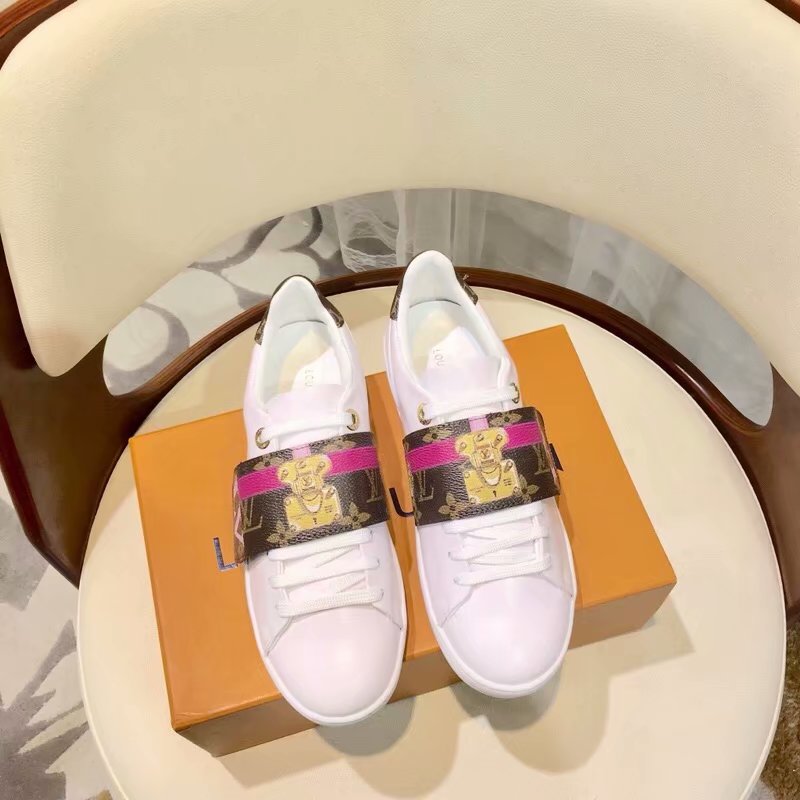 商品名称：ルイヴィトン 26-LV913　2018年秋冬最新作 スニーカー レディースカジュアルシューズ 通学 通勤 運動靴 アウトドア スポーツ 白