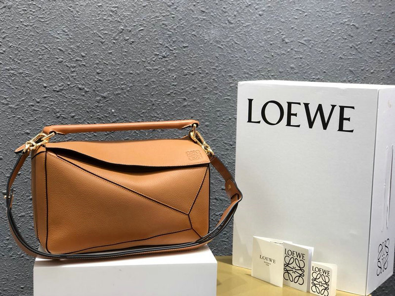 ロエベ  LOEWE DDB-LOW1608QJT 2018年新作 パズル ショルダーバッグ ユニセックス ビジネス 出張 通勤 カーフレザー 男女兼用