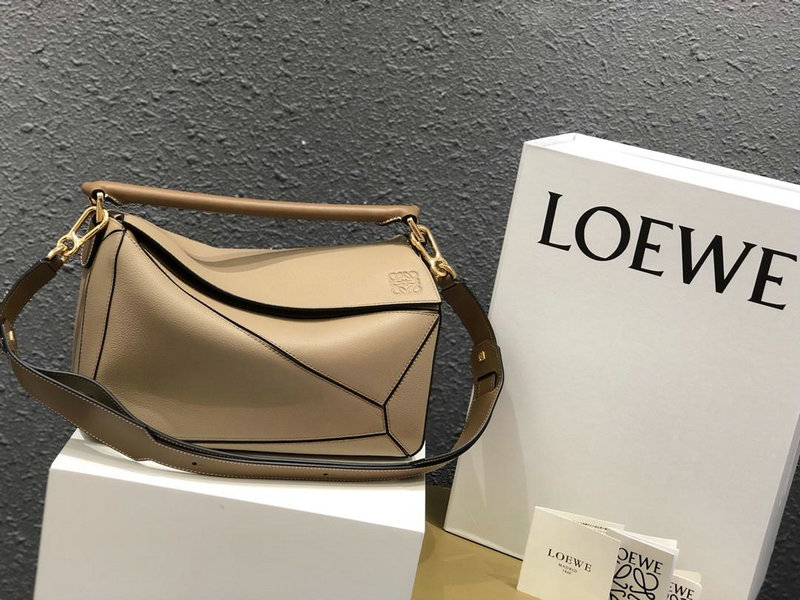 ロエベ  LOEWE DDB-LOW1608QSS 2018年新作 パズル ショルダーバッグ ユニセックス ビジネス 出張 通勤 カーフレザー 男女兼用