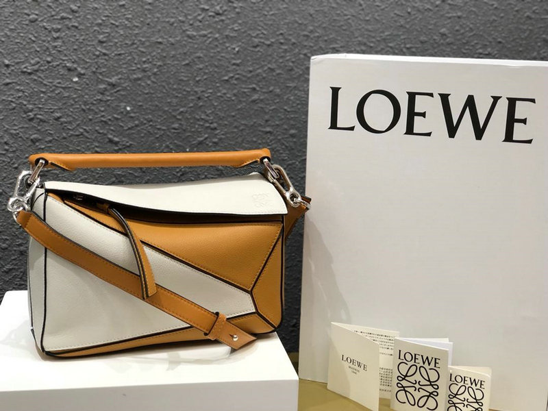 ロエベ  LOEWE DDB-LOW1609PBZ 2018年新作 パズル ショルダーバッグ ユニセックス ビジネス 出張 通勤 カーフレザー 男女兼用