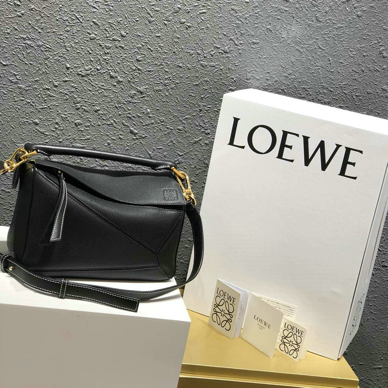 ロエベ  LOEWE DDB-LOW1609QBK 2018年新作 パズル ショルダーバッグ ユニセックス ビジネス 出張 通勤 カーフレザー 男女兼用