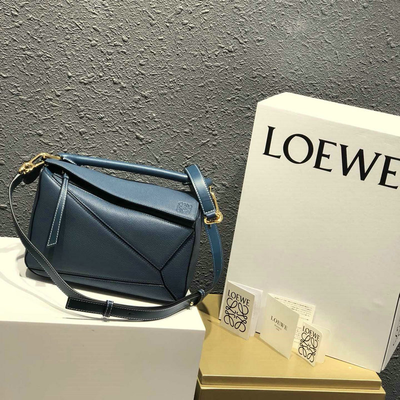 ロエベ  LOEWE DDB-LOW1609QZL 2018年新作 パズル ショルダーバッグ ユニセックス ビジネス 出張 通勤 カーフレザー 男女兼用