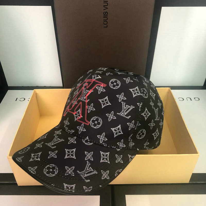 商品名称：ルイヴィトン  LOUISVUITTON CT-LVM18009  2018/2019年最新作 帽子 ベースボール キャップ 黒 男女兼用 季節問わず