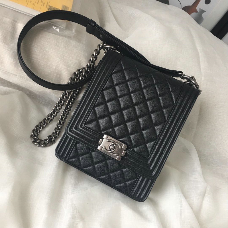 シャネル CHANEL  JS-CH0130Y 2019年最新作 BOY ハンドバッグ 2way ショルダーバッグ グレインド カーフスキン