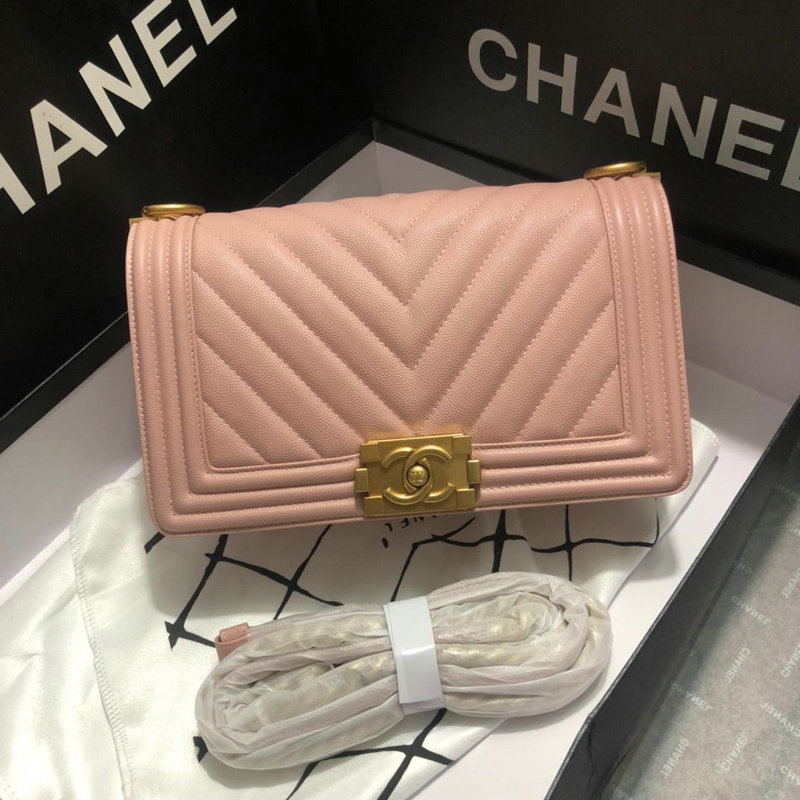 商品名称：シャネル CHANEL  JS-CH67086VQJ 2019年最新入荷 BOY ショルダーバッグ 斜め掛け レディース フラップバッグ キャビアスキン 黒