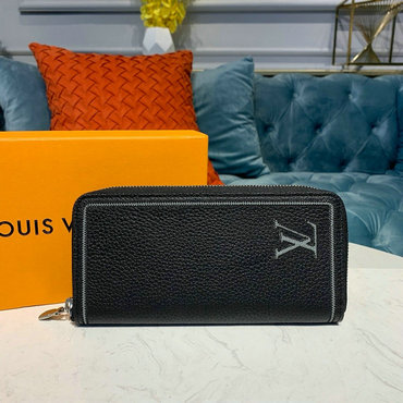 商品名称：ルイヴィトン LOUISVUITTON  057-M68228 2019年最新入荷 ジッピーウォレット ヴェルティカル ファスナー長財布 ロングウォレット トリヨンレザー 黒